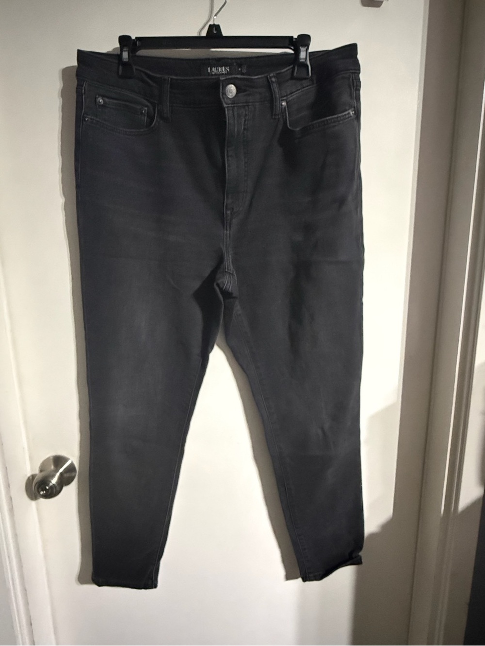 EUC Women’s Ralph Lauren Black Hug Rise Ankle Jeans Size 14